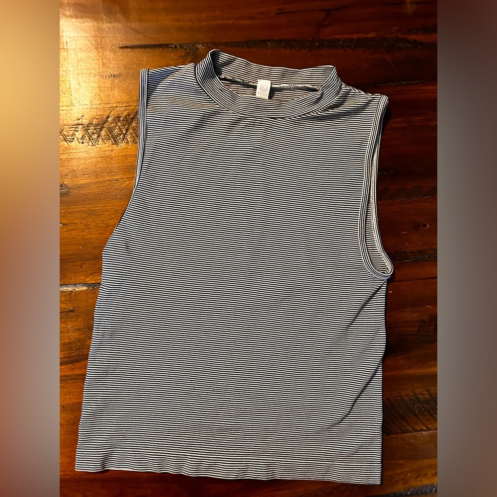Stretchy Striped Collared Tank - Picture 3 of 6